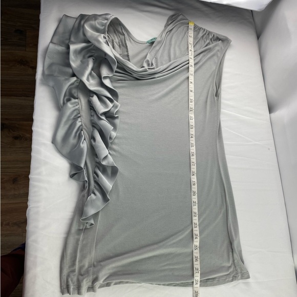 Pleione gray ruffled shoulder & side stretch top, M - Picture 6 of 13